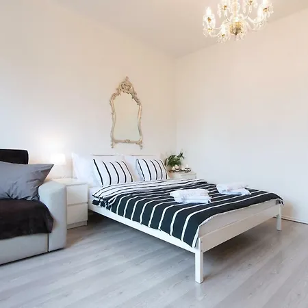 Two-bedroom Flora Metro A *
