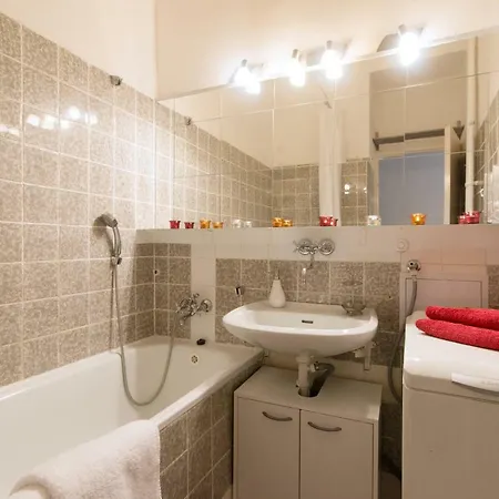 Appartamento Two-bedroom Flora Metro A Praga