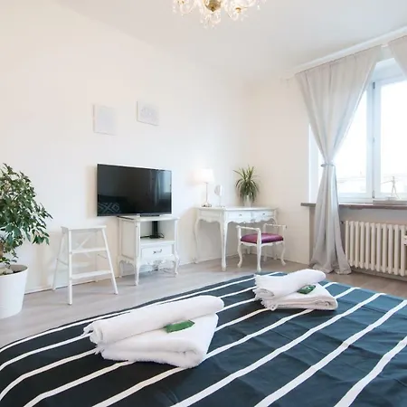 Apartment Two-bedroom Flora Metro A